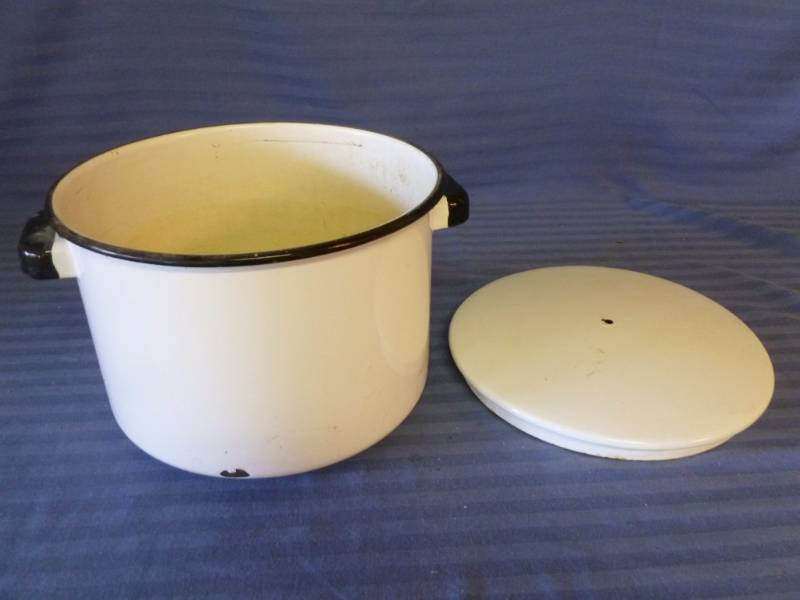 lot 55 image: Vintage Porcelain Kettle