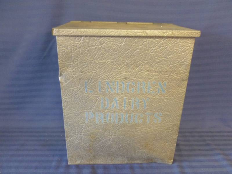 lot 80 image: Vintage Milk Cooler