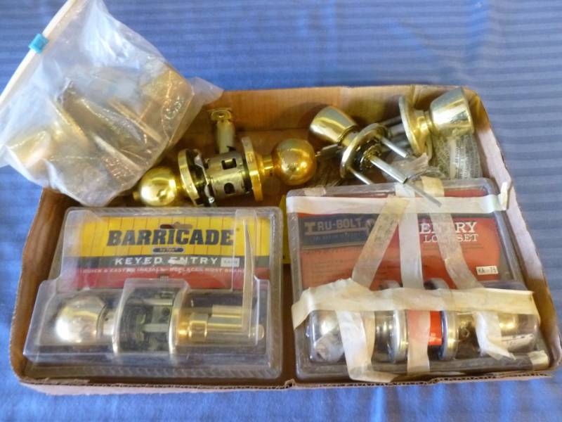 lot 90 image: Door Knobs