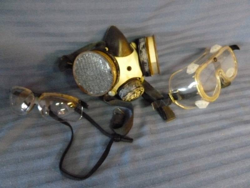 lot 104 image: Painting Mask