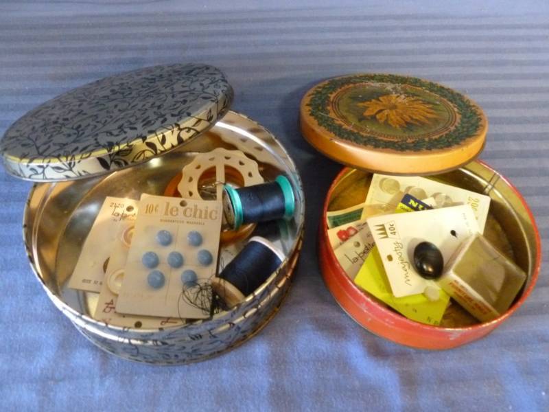 lot 125 image: Vintage Metal Containers