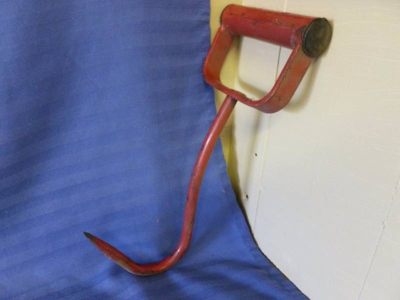 lot 139 image: Bale Hook