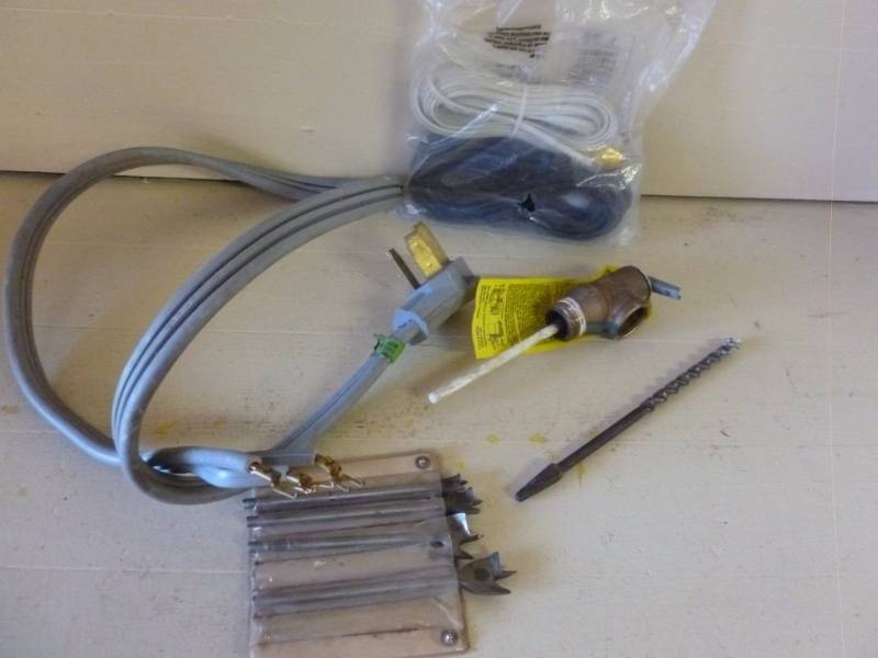 lot 155 image: Shop Items