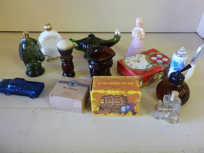 lot 156 image: Collectible Avon