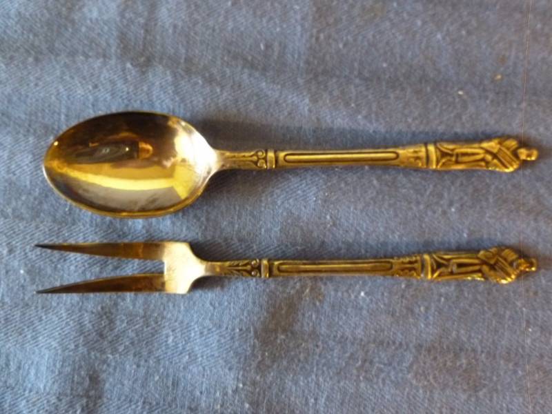 lot 175 image: Vintage Relish Set