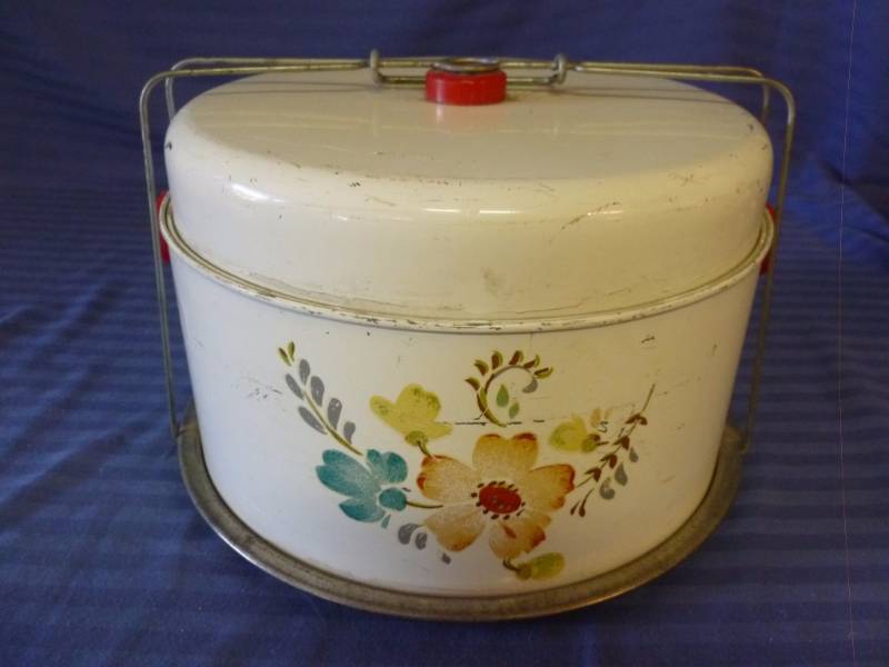 lot 177 image: Vintage Kitchen