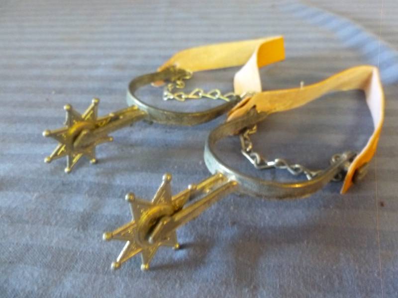 lot 185 image: Spurs