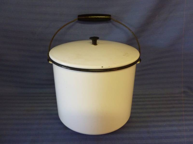 lot 188 image: Vintage Kitchen