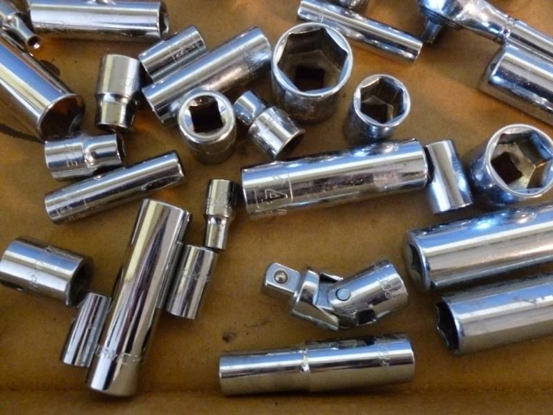 lot 218 image: Tools