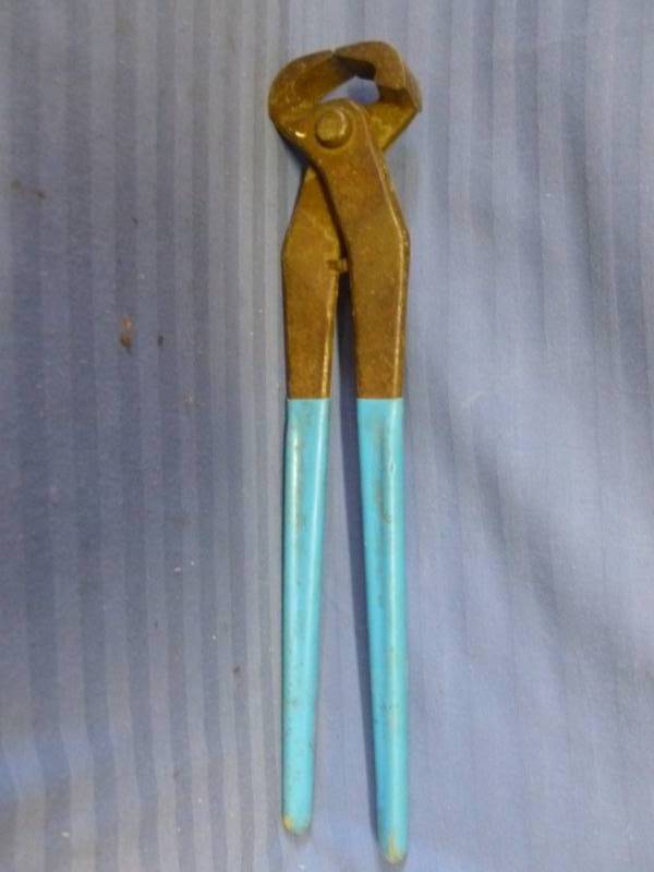 lot 225 image: Tools