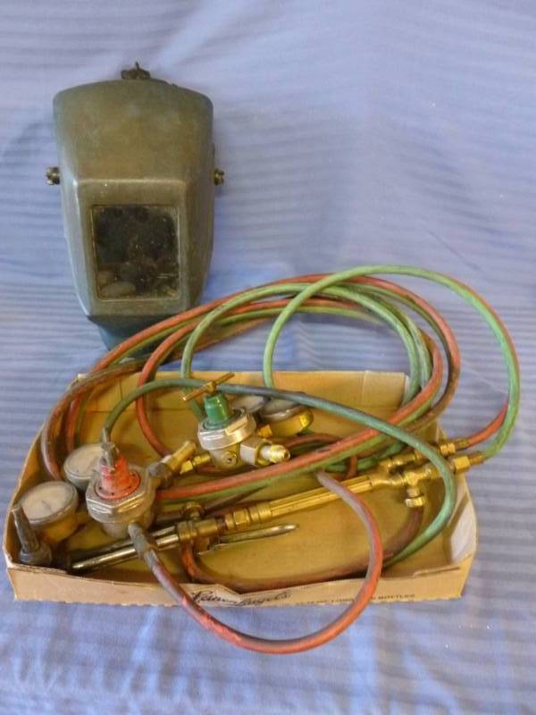 lot 231 image: Cutting Torch Set