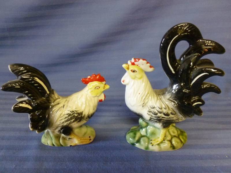 lot 242 image: Vintage Chicken Decoration