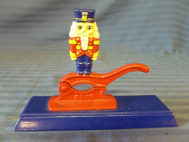 lot 247 image: Cast Iron Nut Cracker