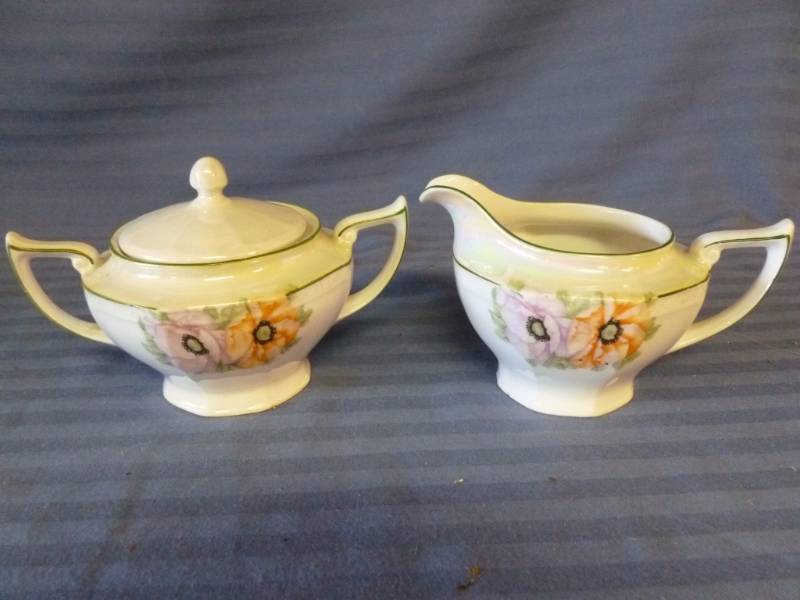 lot 250 image: Vintage Cream And Sugar