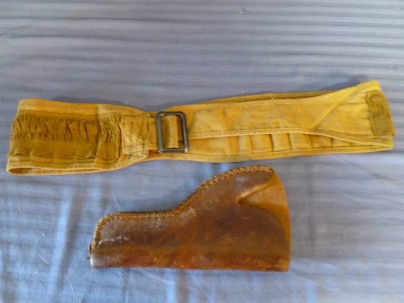 lot 261 image: Pistol Holster