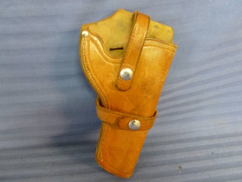 lot 262 image: Pistol Holster