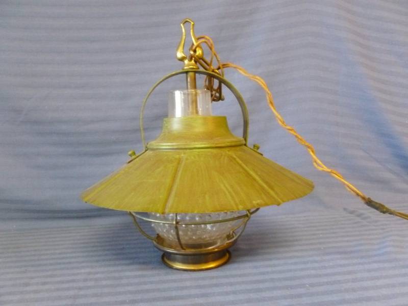 lot 272 image: Vintage Light
