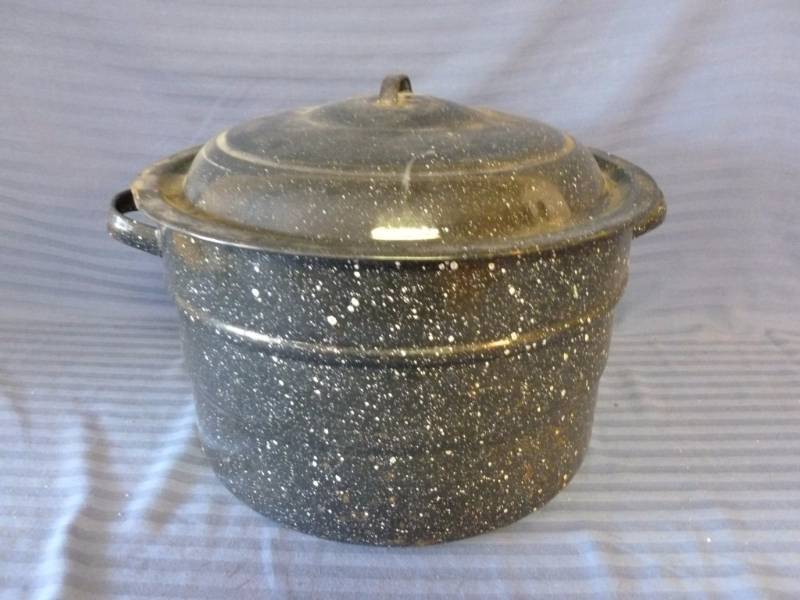 lot 280 image: Cold Pack Kettle