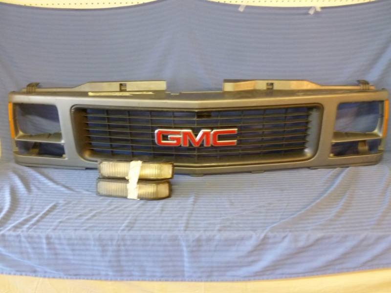 lot 348 image: Truck Grill