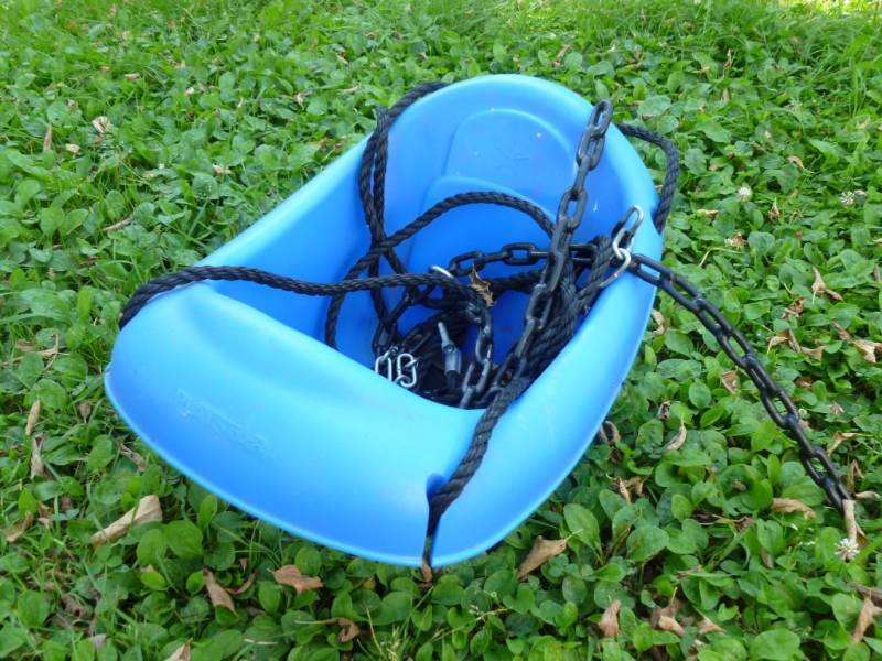 lot 352 image: Baby Swing