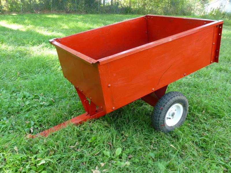lot 357 image: Lawn And Garden Trailer
