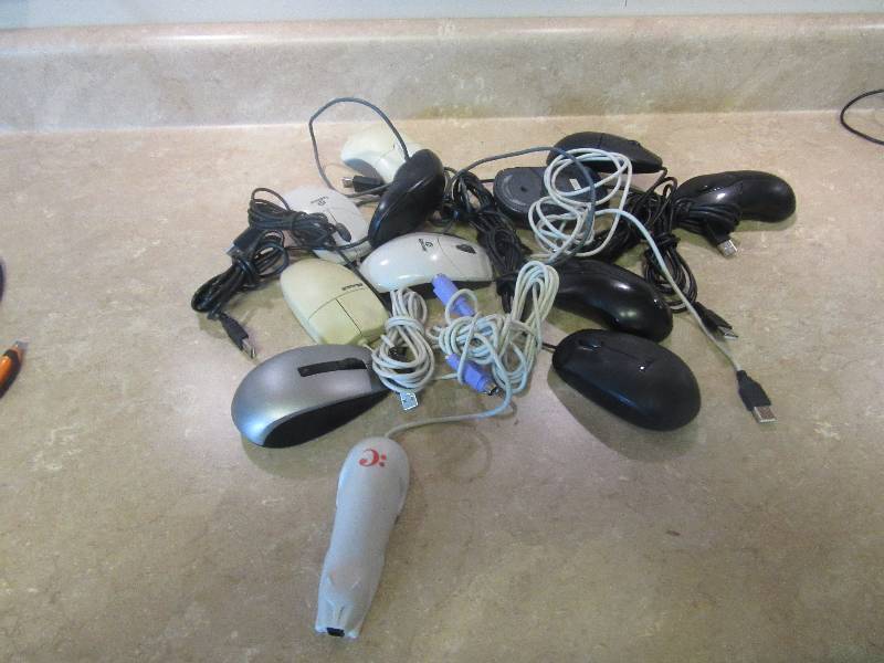 A lot of computer mouse