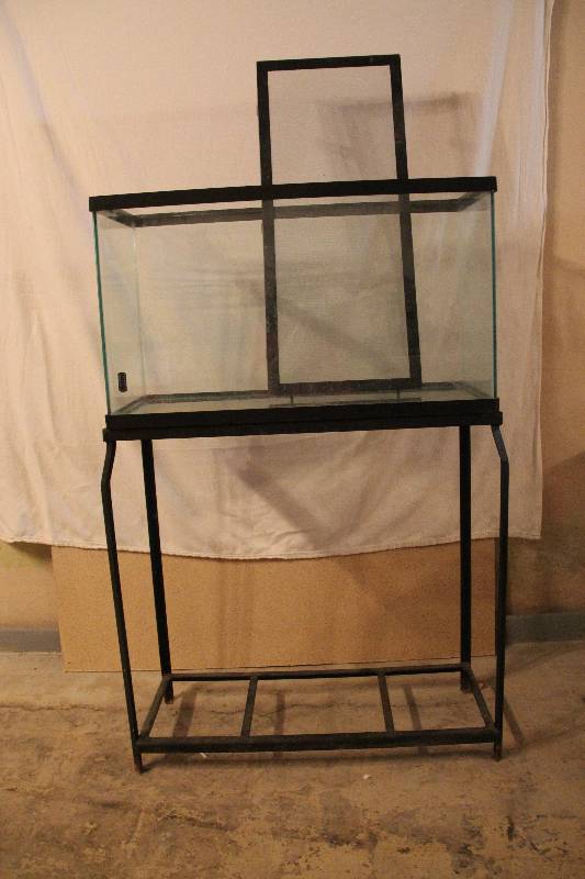 lot 3 image: 30 Gallon Aquarium w Screen Top and Double Stand
