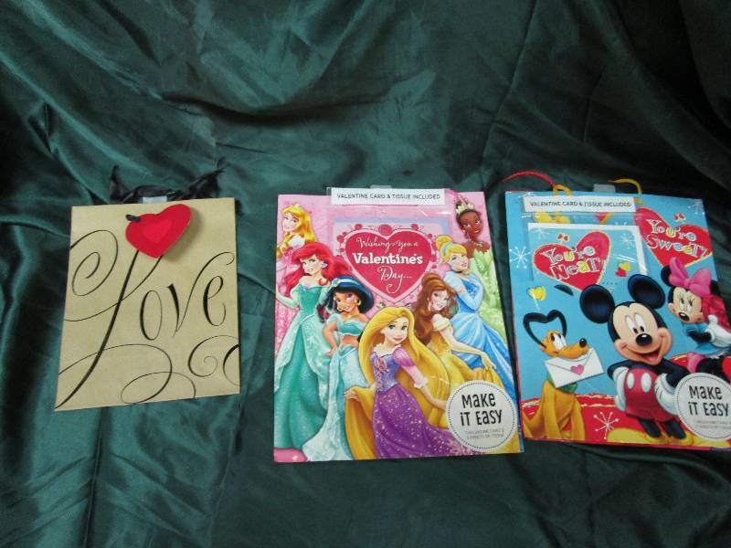 Assortment of Valentines cards...