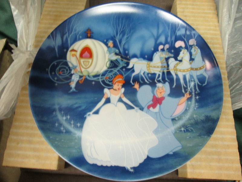 Collector plate snow white...