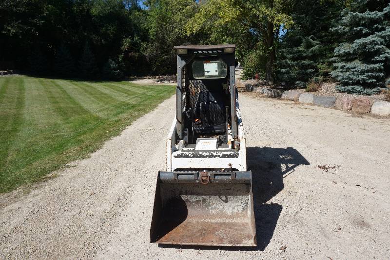 lot 3 image: 2005 Bobcat 463 Skid Loader Skid Steer