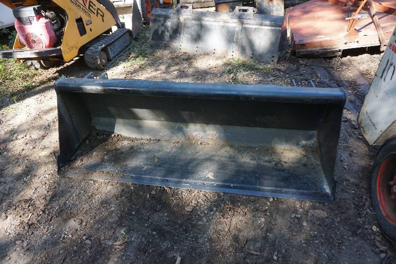 lot 9 image: Bobcat Brand Universal Mount Bobcat Skid Loader Skid Steer 68 Material Bucket