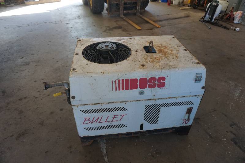lot 4 image: Boss Model 70 Bullet 70 CFM Air Compressor Unit