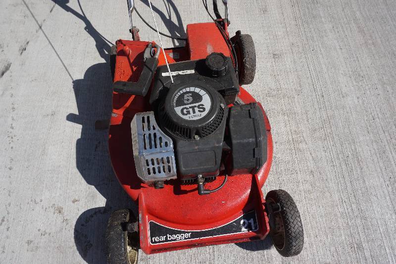 lot 20 image: Toro GTS 5 21 Lawn Mower