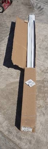 lot 17 image: 1 Lot of Out Door Pool Cantilever Coping