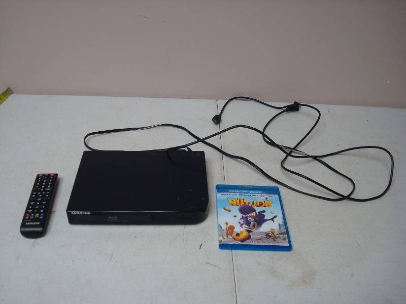 Samsung Blu Ray, Smart Player, Comes With Remote And Disc, Works Fine