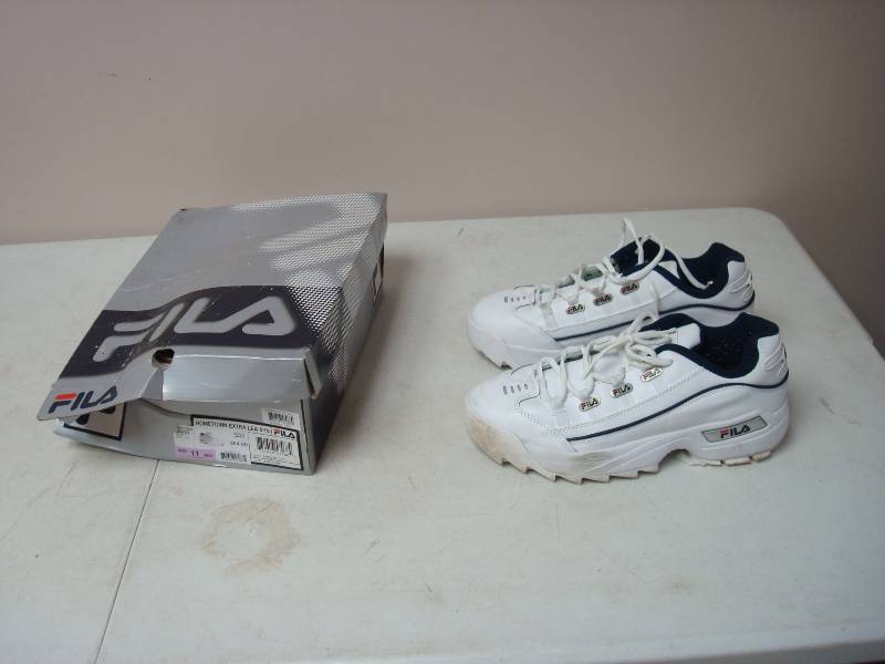 Pair Of Fila Tennis Shoes, Has Some Scuff Marks, Size 11