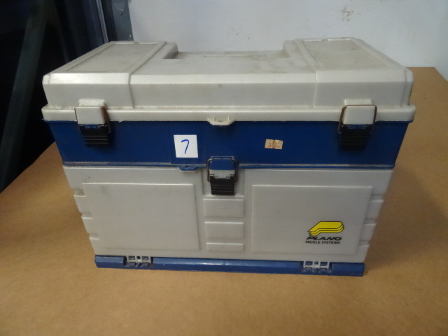 lot 7 image: Tackle Box
