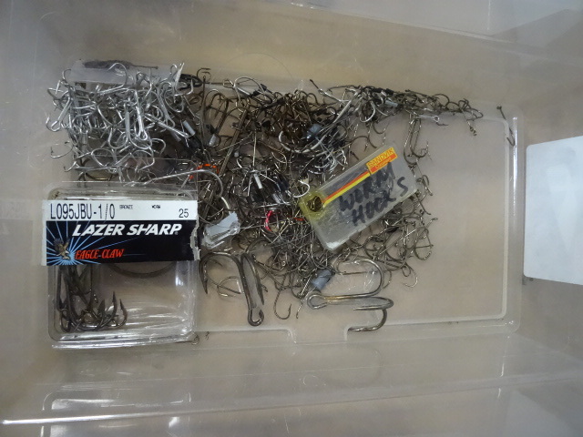 lot 16 image: Fishing hooks