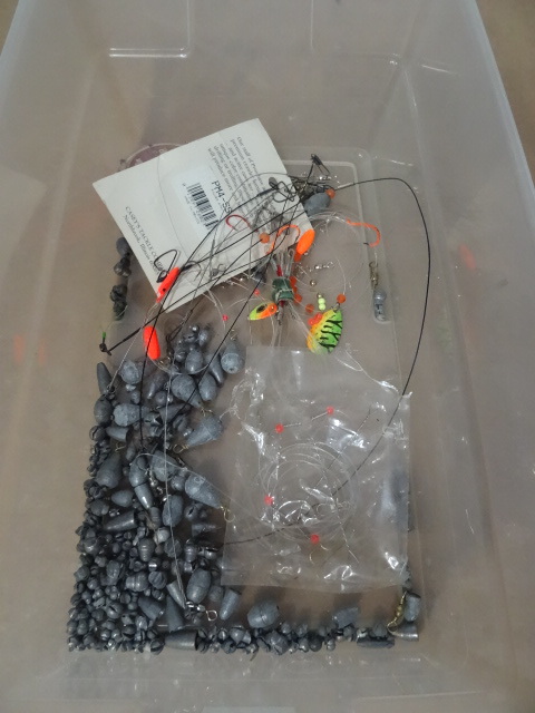 lot 18 image: Misc fishing weights