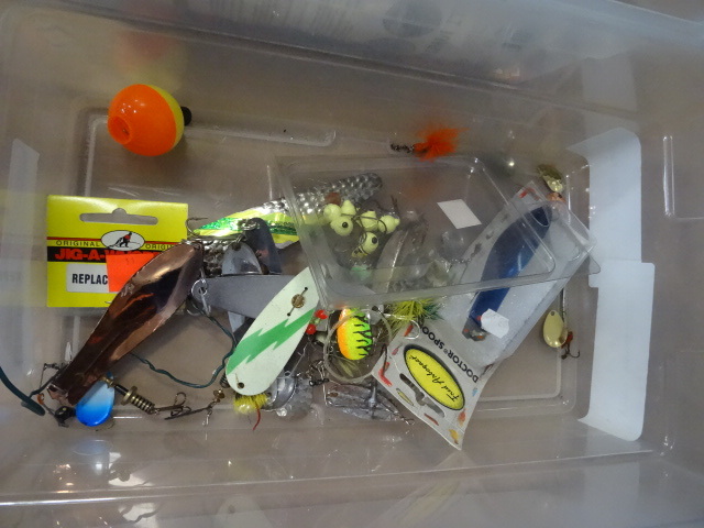 lot 22 image: Misc Fishing Lures