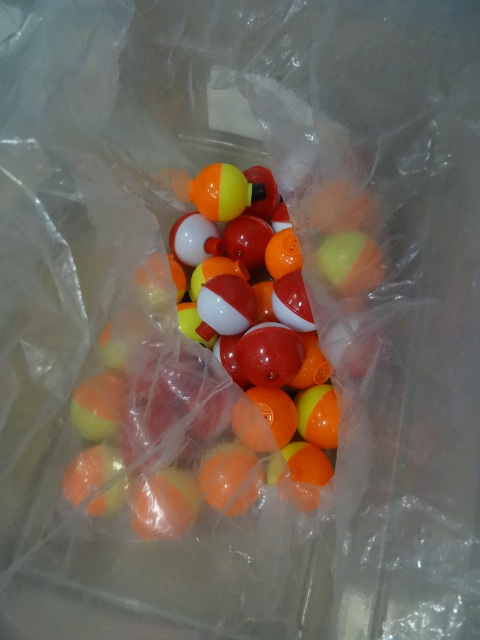 lot 23 image: Misc Bobbers