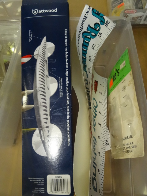 lot 27 image: Lure Hanger Fish Measurer