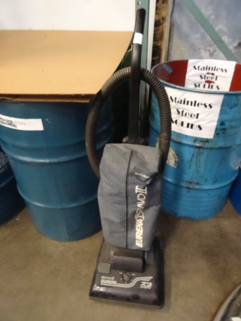 lot 31 image: Eureka Bravo II Vacuum