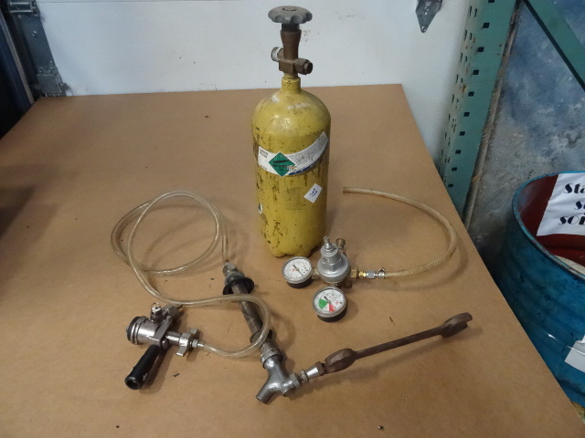 lot 37 image: Keg Tapper Set with CO2 Tank