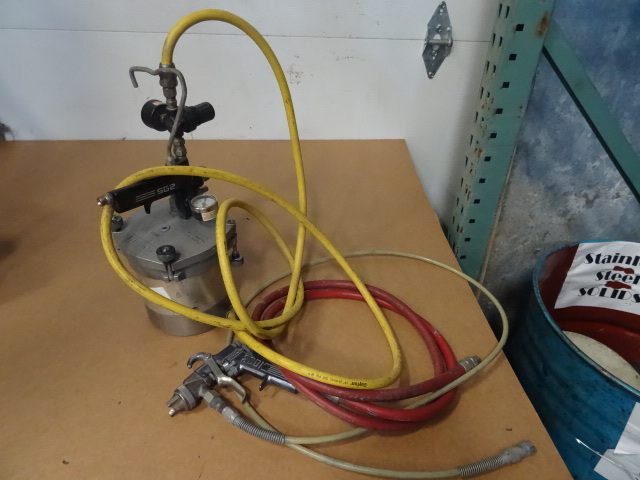 lot 40 image: Brinks SG-2 Pressure Pot Sprayer
