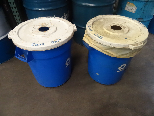 lot 83 image: 2 Recycling Wash Cans with Lids