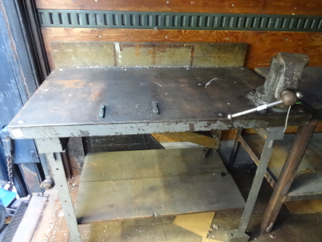 lot 100 image: Work Bench Metal