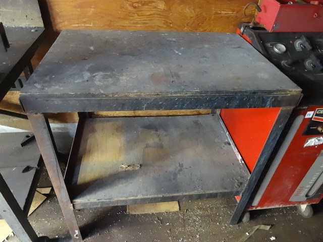 lot 102 image: Metal Work Bench