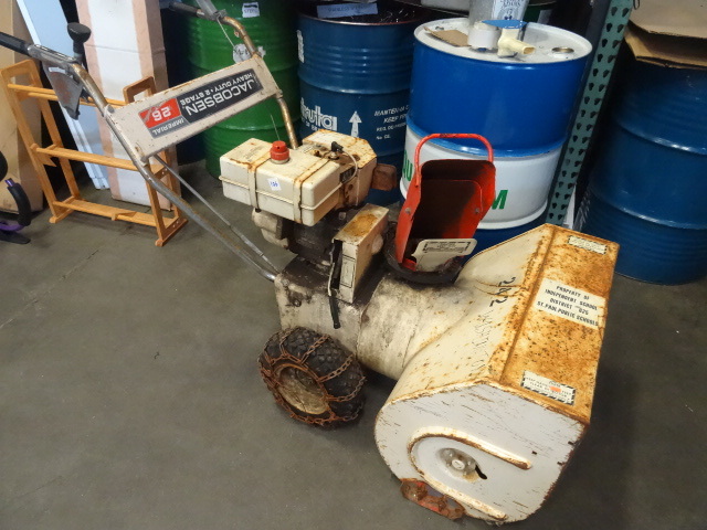 lot 106 image: Snow Blower