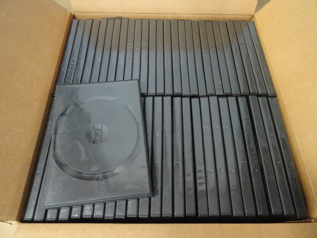 lot 109 image: 200 Empty CDDVD Cases